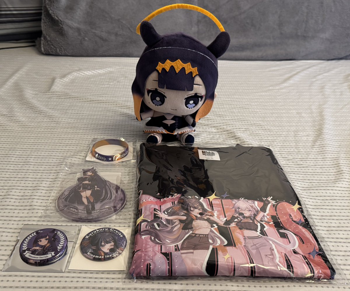 chknnugtsYUM's tweet photo. Wooo!! AFO and Mythmash stuff came in today! Def wearing this to FES 🎉 #TAKOTIME #mythmash https://t.co/jKMaZJ2QMI