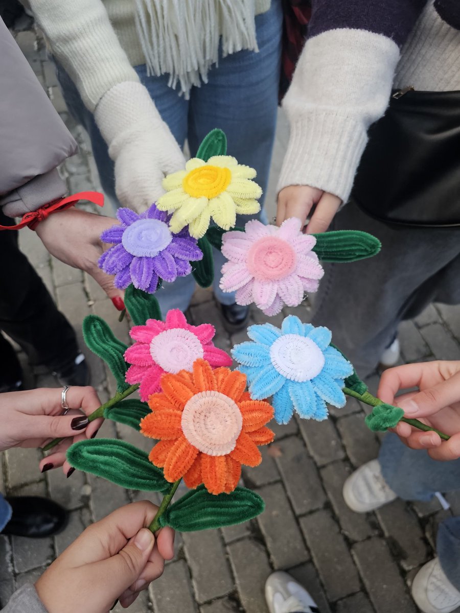 que en todas las giras que vengan nunca se acaben las flores💐