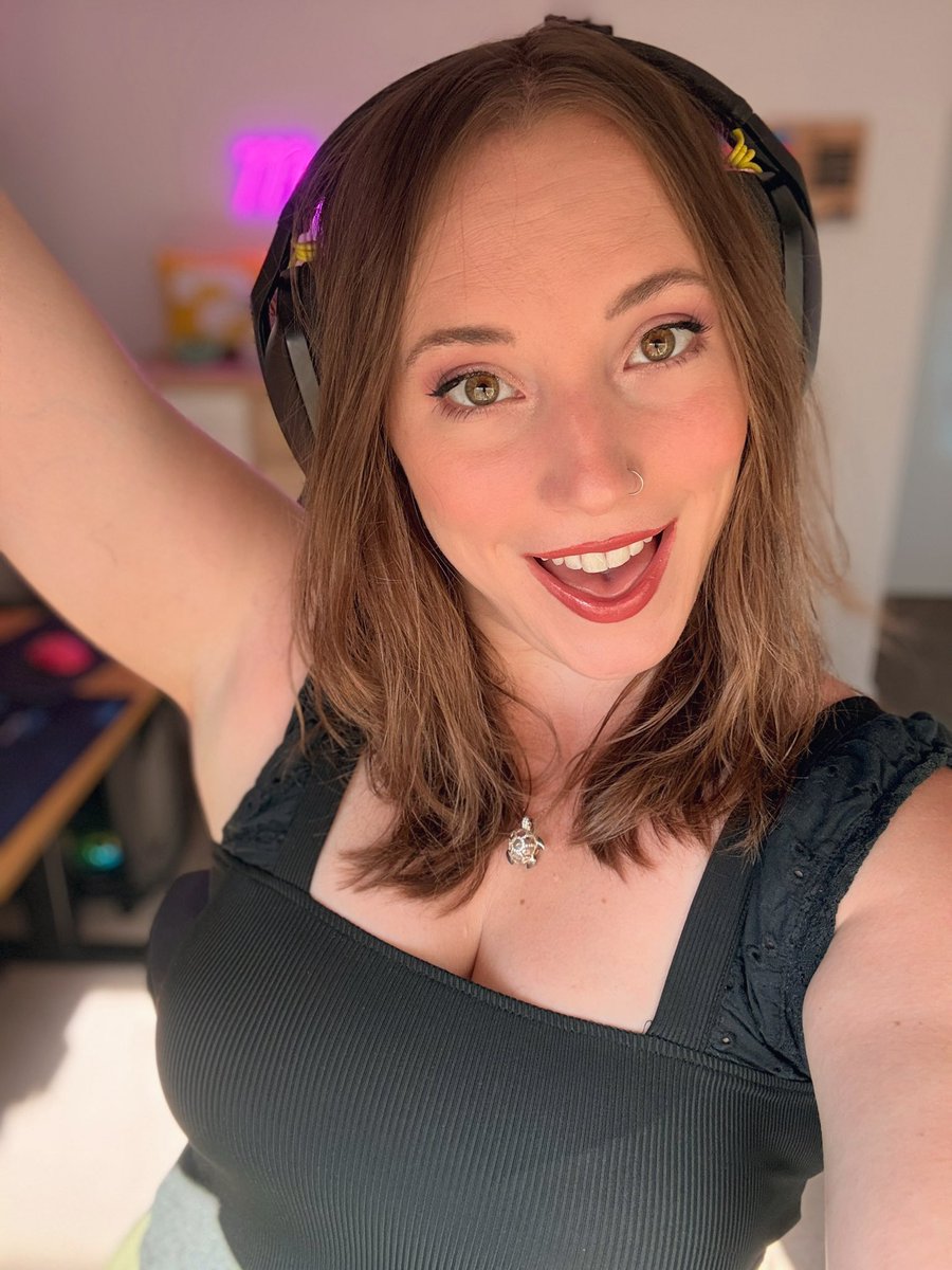 Liiiivveeee!
Celebrating 9 years as a partner on <a href="/Twitch/">Twitch</a> 🥹 Doing a 12 hour and some giveaways today woohoo!

💜 Twitch / MopGarden