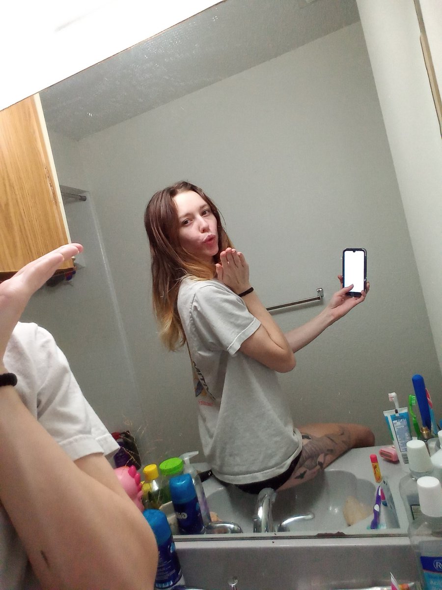 unfiltered_pics's tweet photo. @itsalicejackson Yess Queen! https://t.co/PyfTTkSzud