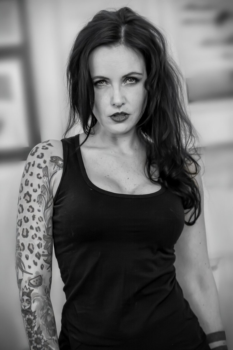 BAGFlashZone's tweet image. Cardii in bw! More through link in bio! PEACE!
#girl #bw #altmodel