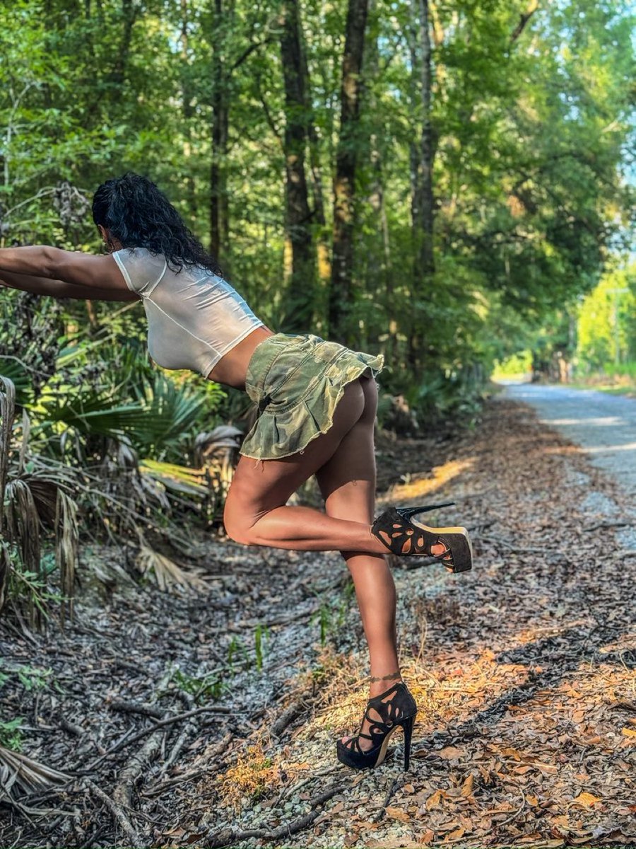 BootyApprover's tweet image. . @Sophia_Nunya has been approved!