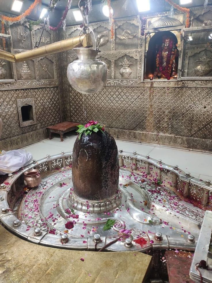 ब्रह्म मुहूर्त में उज्जैन श्री महाकाल के अद्भुत अलौकिक भस्म आरती श्रृंगार दर्शन 
हर हर महादेव 🔱🚩