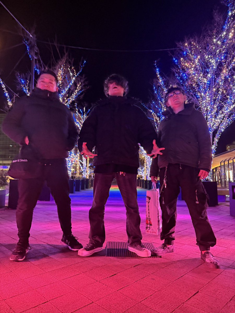 KANDARIVAS tweet media