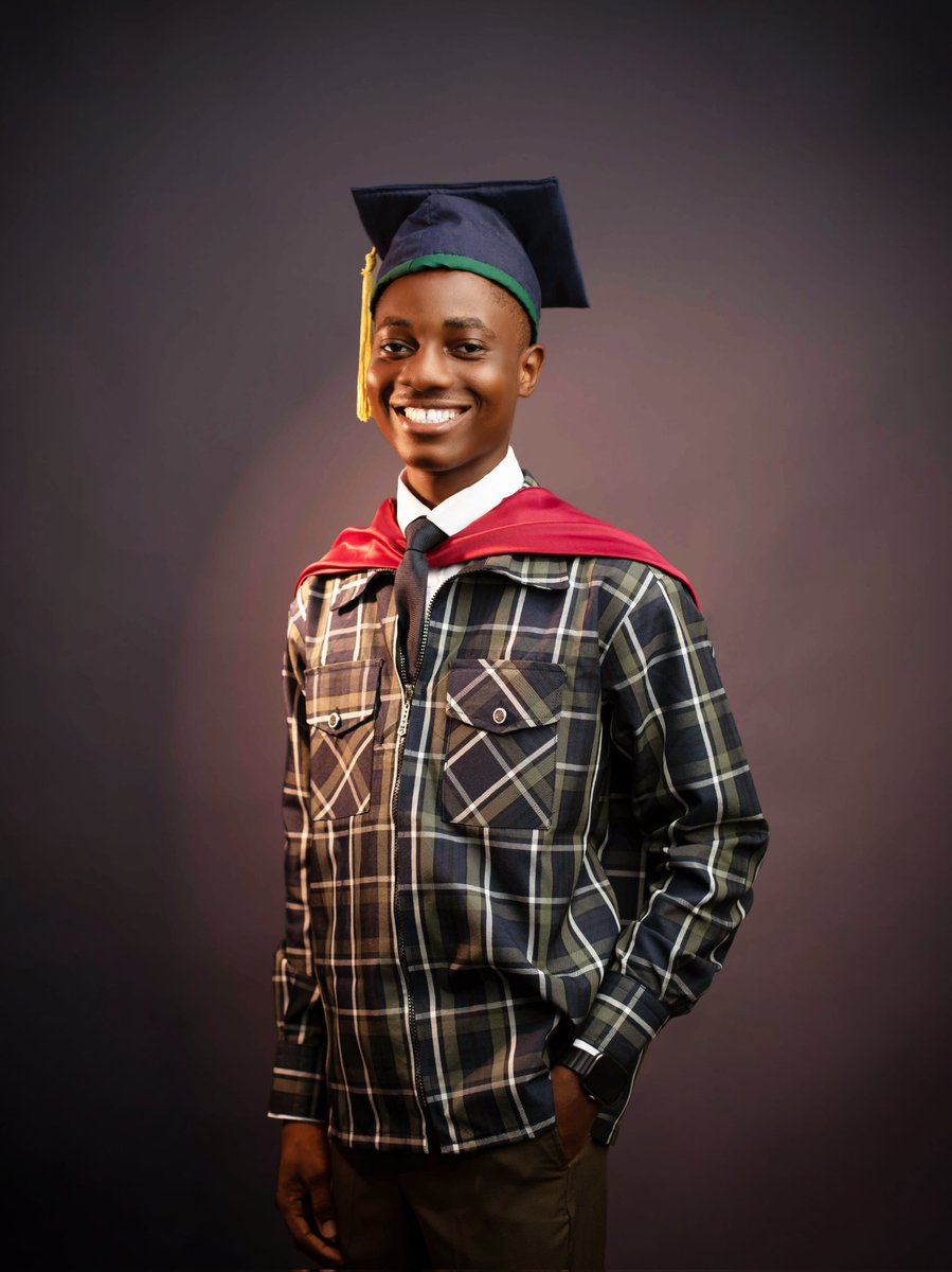 AbionaStephen's tweet photo. They gave me a degree.
Life gave me discipline, endurance, and faith.
Computer Science × work × fellowship leadership.
Hard days. Long nights. Growth.
Every challenge refined me.
This is a milestone, not the finish line. ���

#GrowthMindset #Convocation https://t.co/9UJu6M0bDw