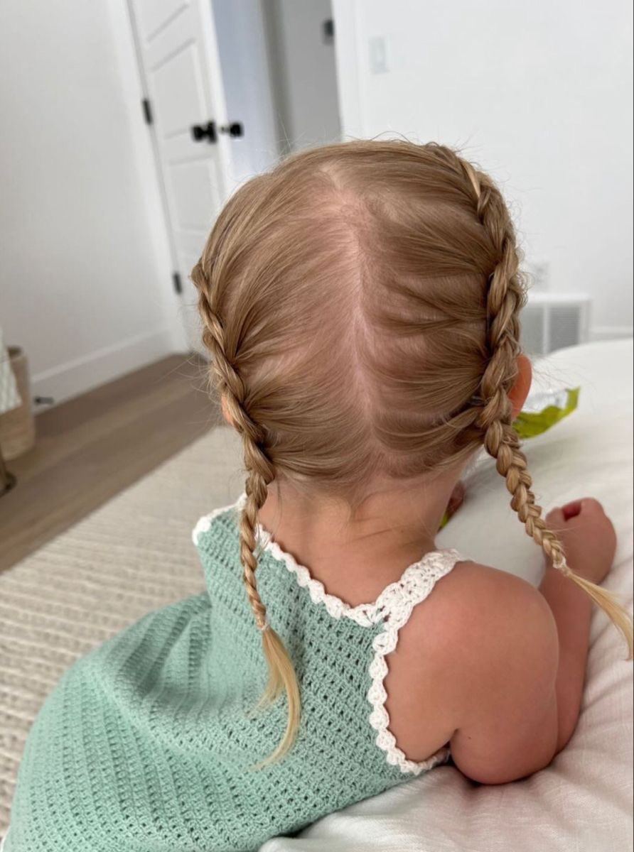 kirieijiro__'s tweet photo. ser pai de menina é um sentimento. Aprendi a fazer vários penteados estilosos ☝️ https://t.co/AU5EY0QjrK