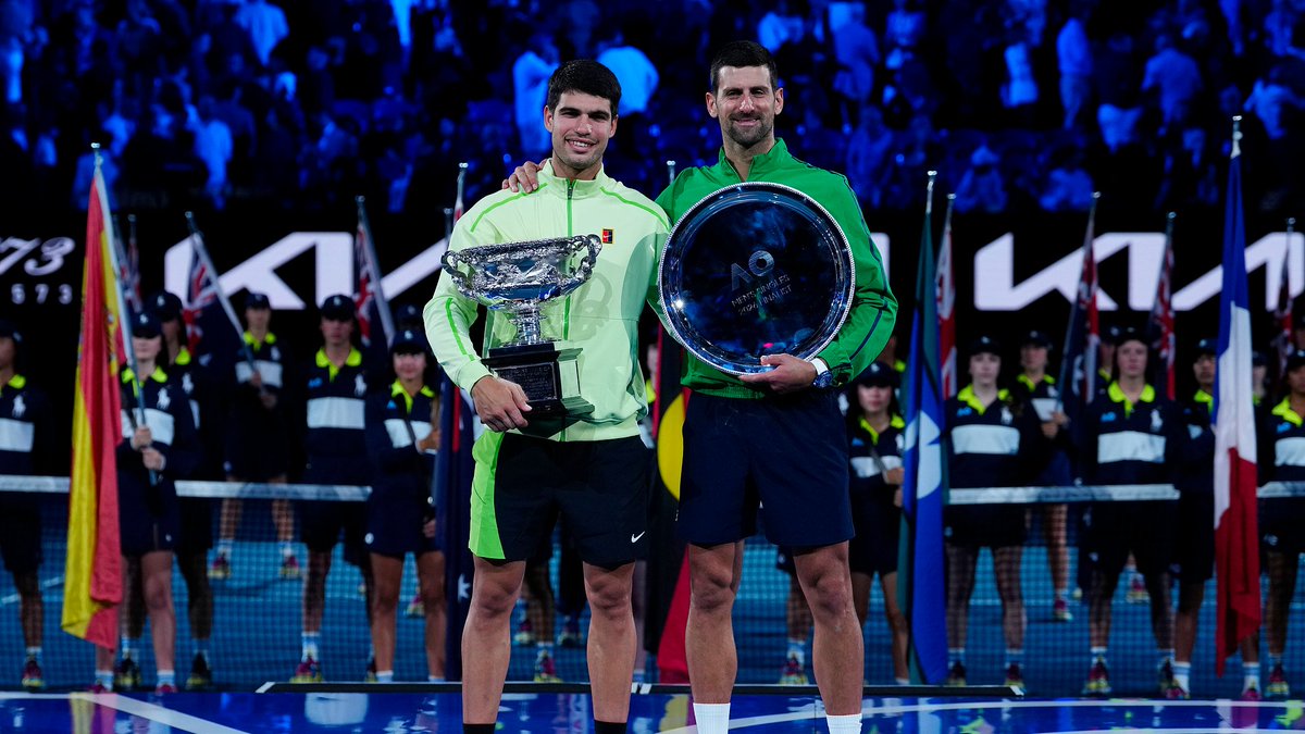 CGTNSportsScene's tweet image. 🎾🏆At 22, #CarlosAlcaraz became the youngest man to complete the career #GrandSlam after rallying to beat #NovakDjokovic 2-6, 6-2, 6-3, 7-5 to win the #AustralianOpen on Sunday.

🇪🇸🇷🇸The Spaniard's victory ended Djokovic's 10-final winning streak at the Melbourne Park.
#AO2026