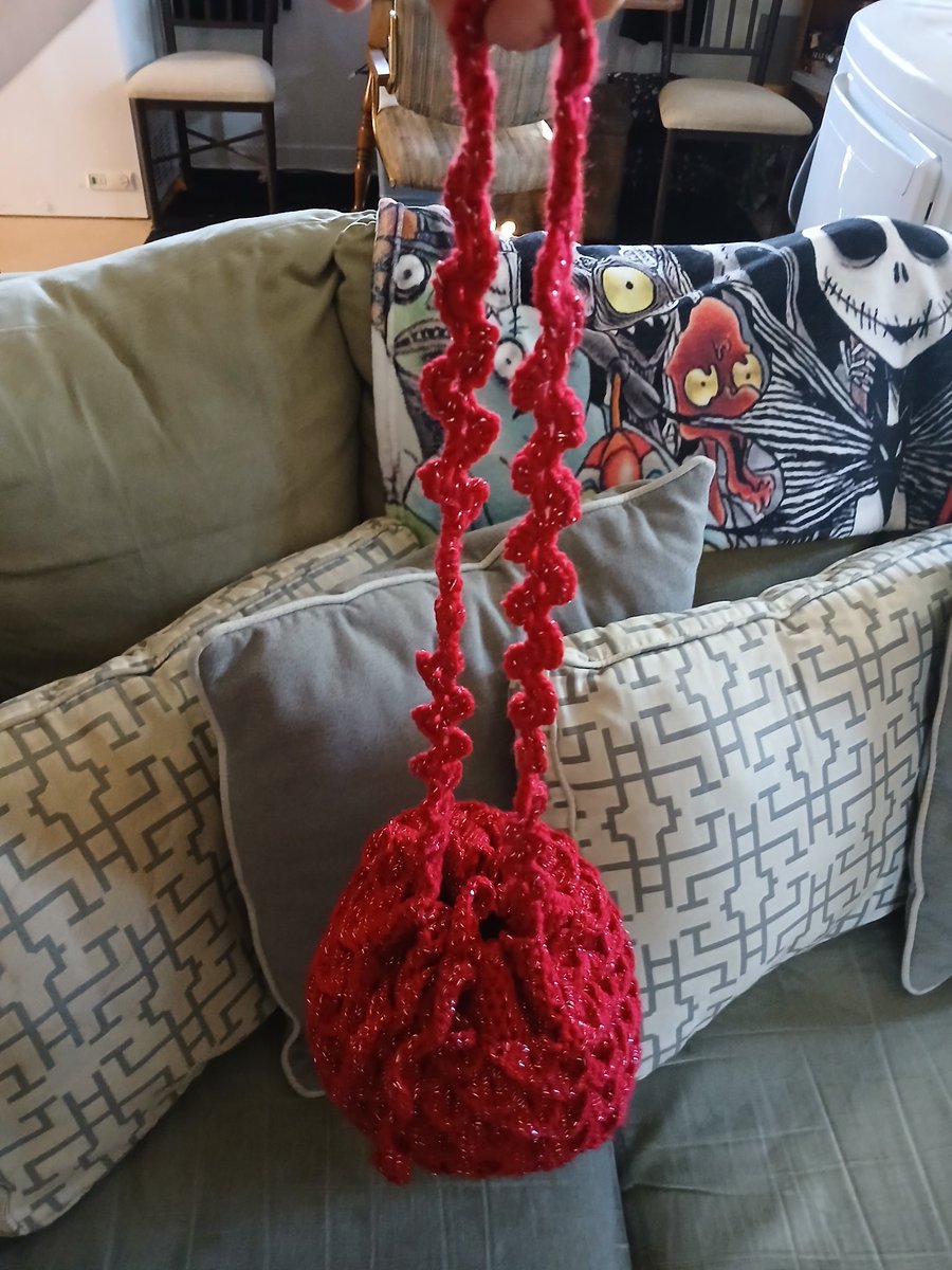 mistysmithstar's tweet photo. Crochet purse that I also finished a week ago. https://t.co/GhfUPbm79R