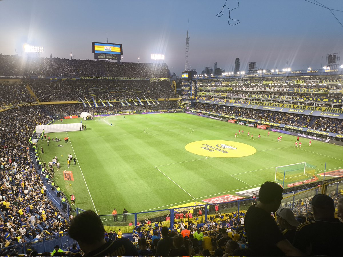 ALoBocaShow's tweet photo. Discreto primer tiempo entre #Boca y #Newells. Pocas situaciones de riesgo y escasas ideas para la generación de juego. Lo gana el equipo de Ubeda por una contra comandada por Zeballos y una exquisita definición de Blanco. Debió irse expulsado Gómez Matter https://t.co/MQ2rBTqHuf