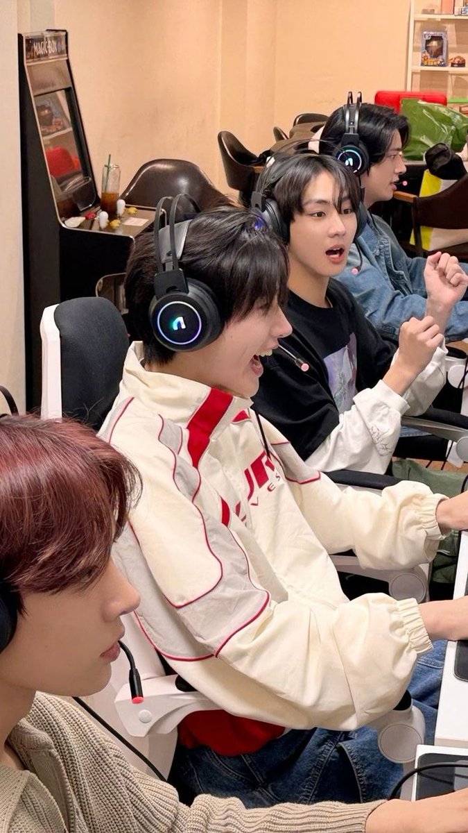 staribin's tweet image. i love this pic sm