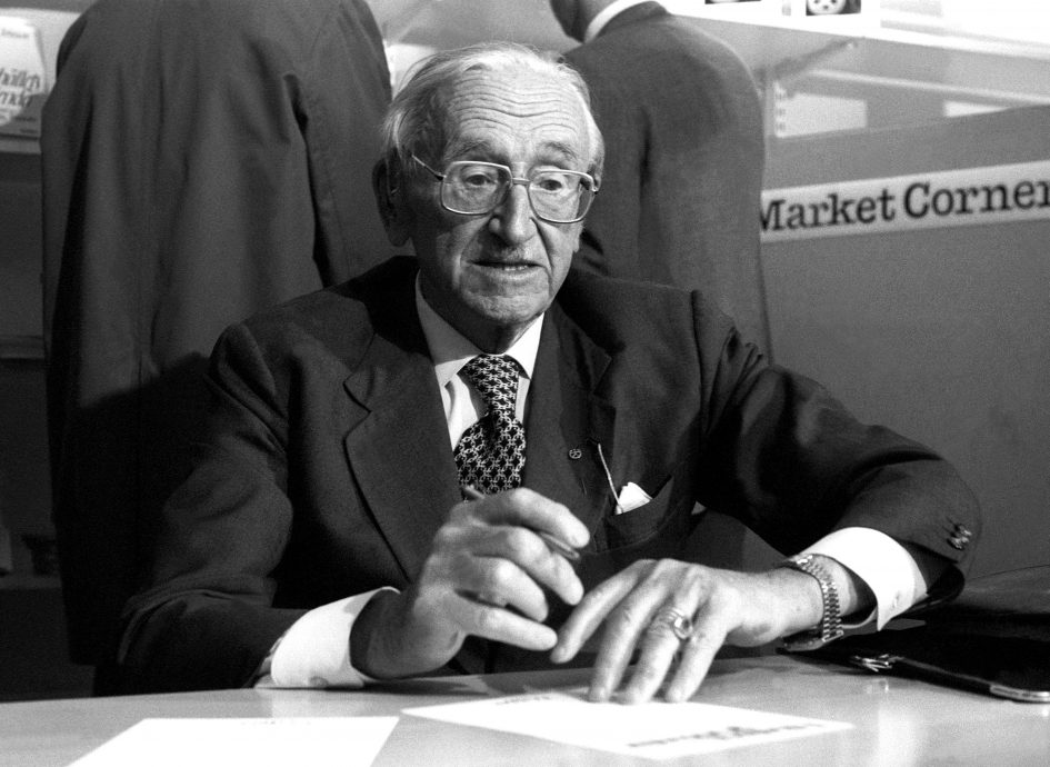 FAHayekSays's tweet image. “If socialists understood economics, they wouldn’t be socialists.”

— Friedrich Hayek