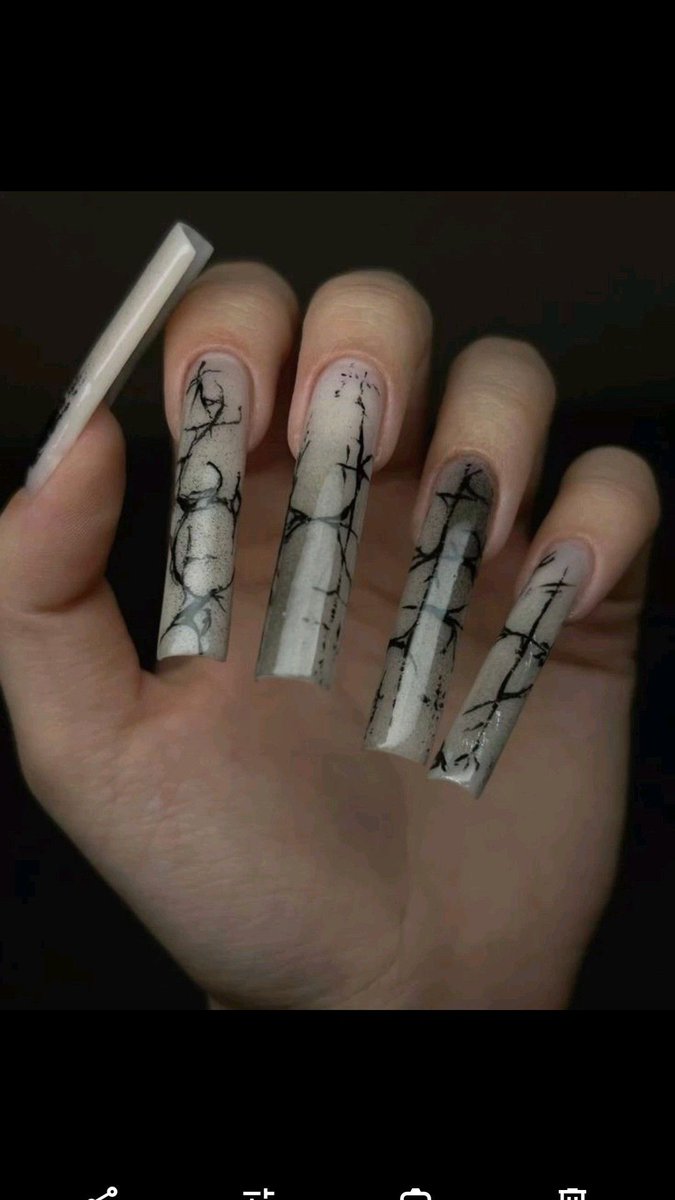 cryspxms's tweet image. which is better????