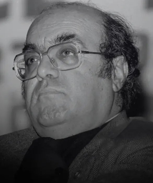 "Türkiye bugün ayakta duruyorsa
Atatürk döneminde atılan temellerin sağlamlığı nedeniyle duruyor."
#UğurMumcu