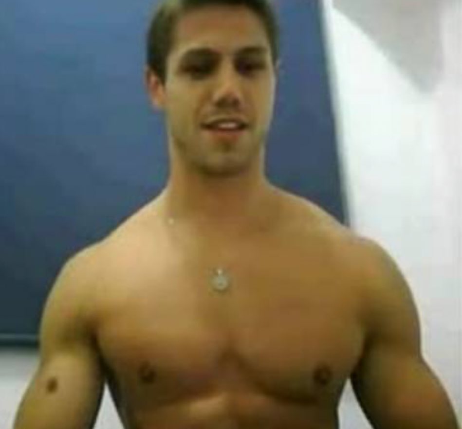 acervojufloss's tweet image. motivo da fama do ju                  motivo da fama do jonas 🤣