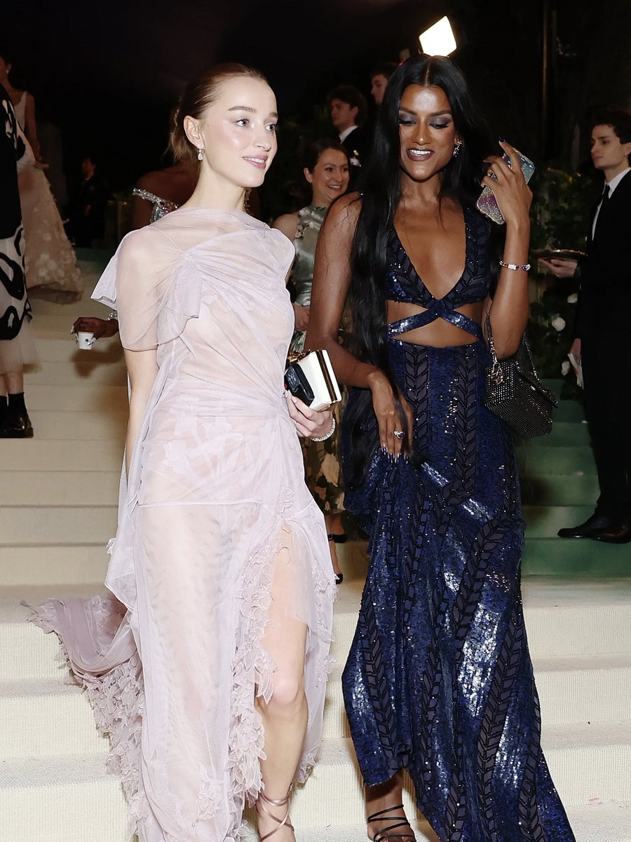 dynevorfilm's tweet image. there is a duchess/viscountess sized hole in s4 part one