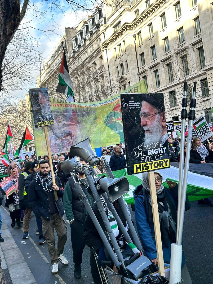 HenMazzig's tweet image. In Iran, tens of thousands of teenagers are being shot for fighting Tehran’s regime.

In London, teenagers are glorifying their executioners.

How can the Free Palestine crowd still claim to be on the right side of history?