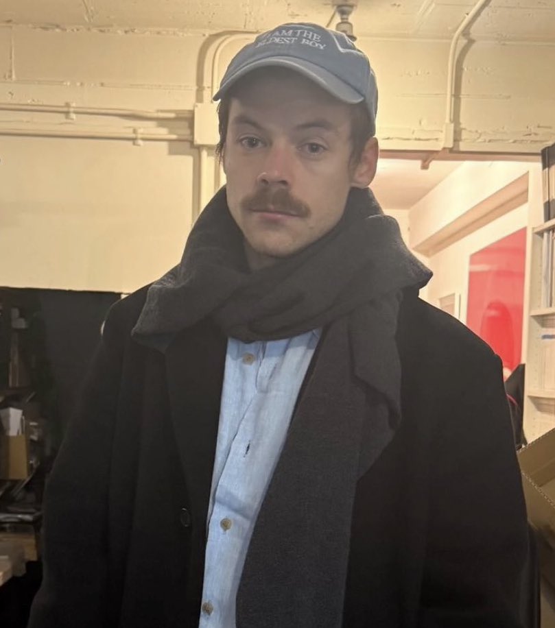 harrysamother's tweet image. #forehead it don’t move #botox #queen #diva