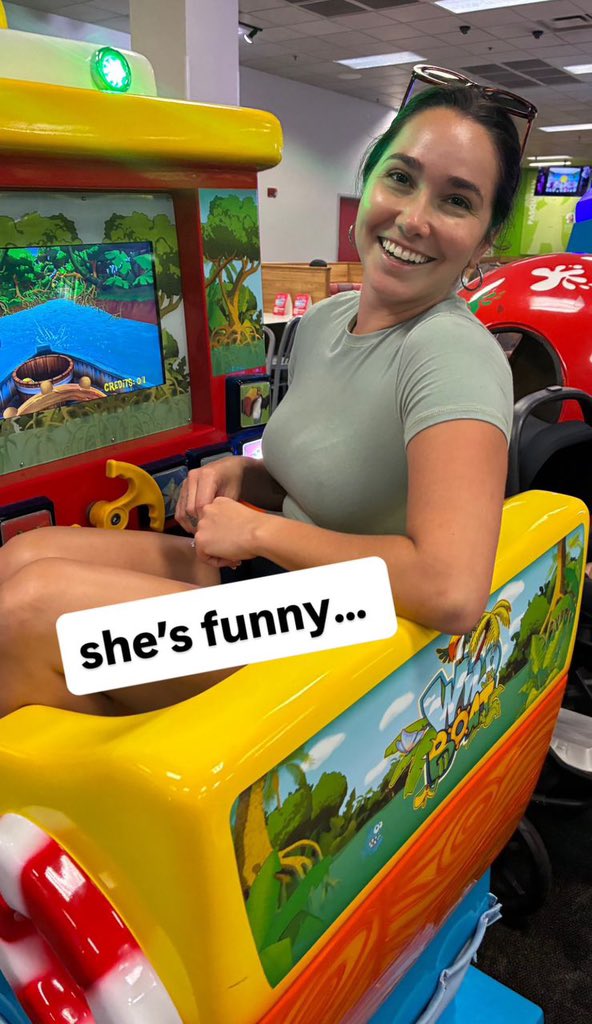 karlee tweet media