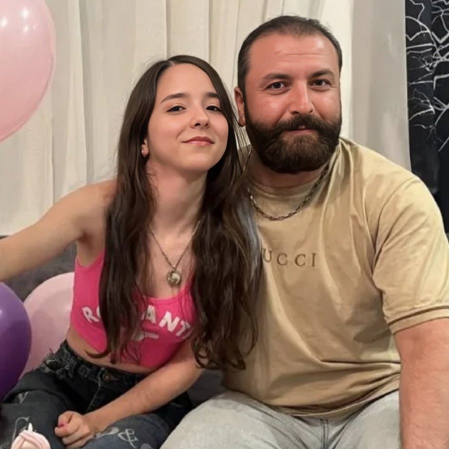 Ali Javid, de 38 años, y su hija de 17, Shiva Javid, fueron asesinados juntos por terroristas del régimen islámico mientras protestaban por la libertad en Mashhad.

No dejes de hablar de Irán.