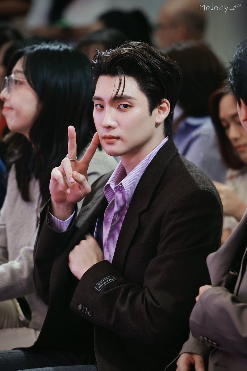 Melody2wishCNFC's tweet image. 260201📷

✌️✌️Pose @m34nismind 

#MeanPhiravich
#UltimateTroopBoardJump2026