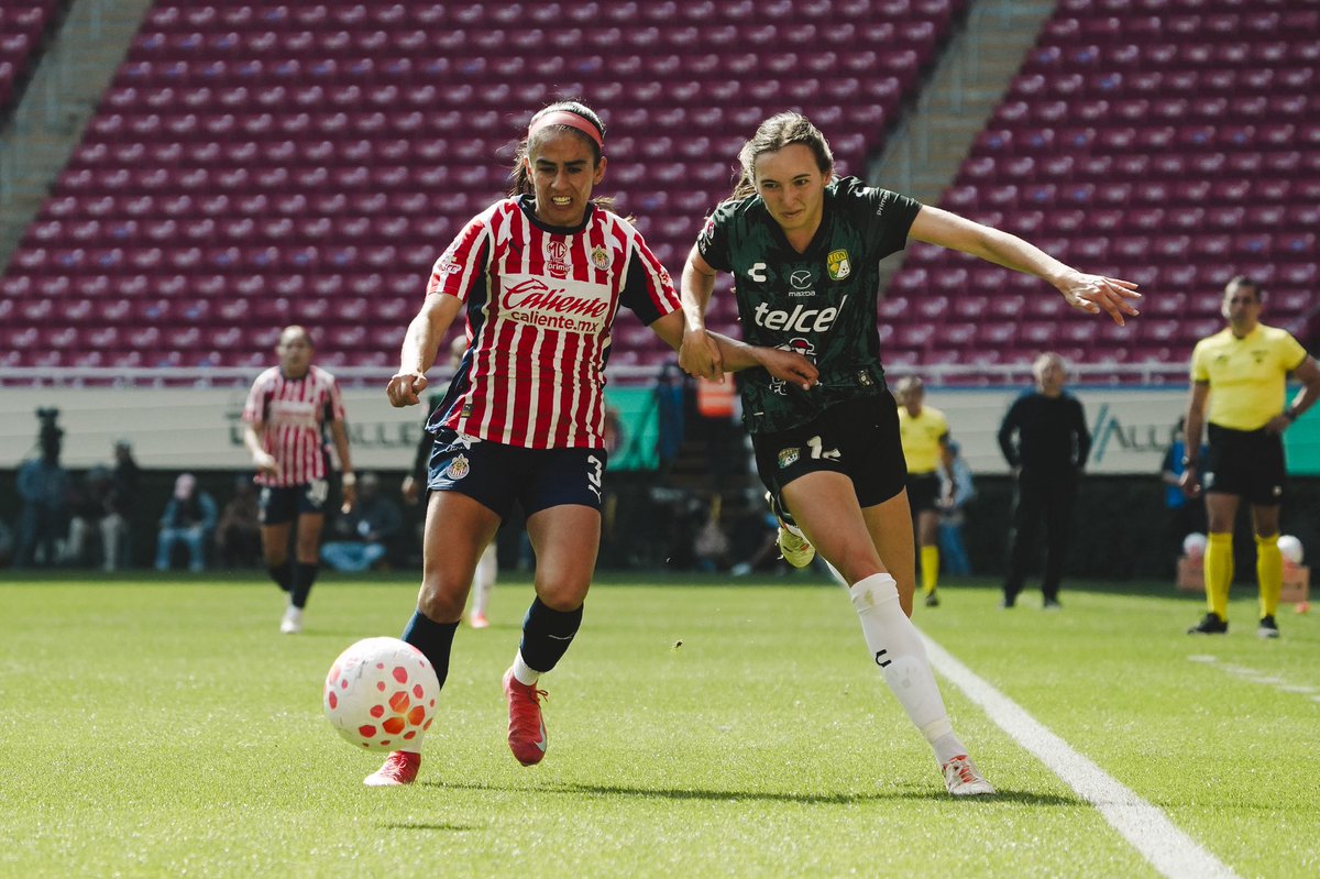 Nueva derrota 🙋🏽‍♀️ ⚽ 🦁 

León Femenil perdió 3-1 ante Chivas en la jornada 6 del Clausura 2026 de la Liga MX.

Las Esmeraldas siguen sin ganar en el torneo que tienen 3 empates y 3 descalabros.

Foto: Club León.