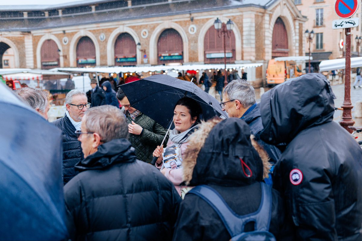Présents en nombre ce dimanche sur le marché Notre-Dame pour aller à la rencontre des Versaillais et présenter notre projet.
Merci à <a href="/MAndrouet/">Mathilde Androuët</a> pour son soutien.
Ensemble, réveillons Versailles ! 💙💛
#Versailles #Municipales2026