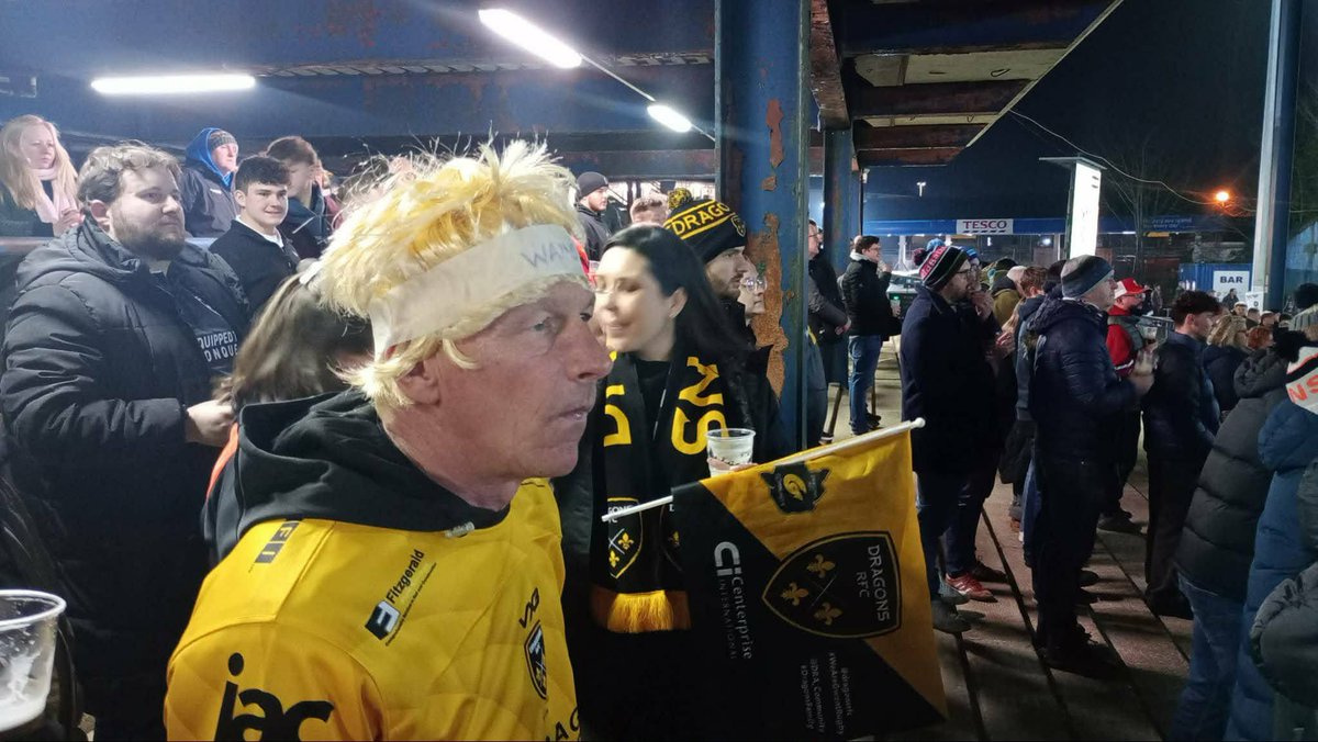 Bethaan92's tweet image. Highlight of the night the @DragonsOffic_SC dressing driver rocky up as @aaronwain97 #wainoisourdriver #sofunny absolute classic!! Never a dull moment on our away trips!!
😂🚌🏉💛🖤
