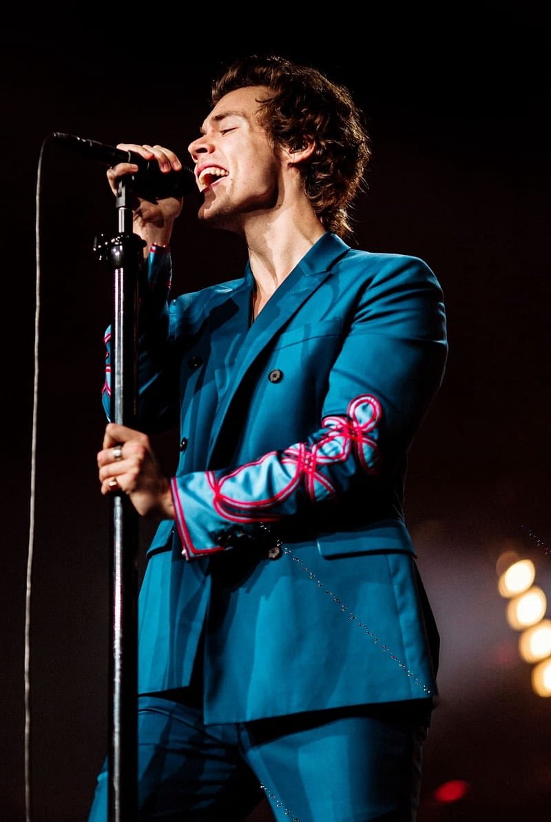 musictrendscol's tweet photo. ¡Feliz cumpleaños número 32 para Harry Styles! 🎉🧡 https://t.co/cLJajdcvcn