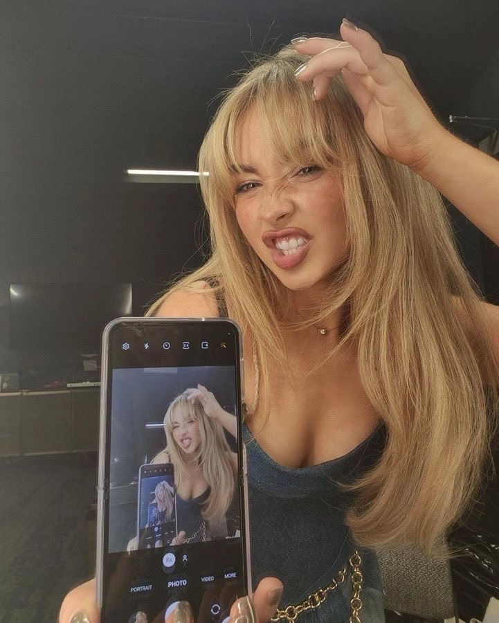 filesbrina's tweet image. sabrina carpenter, the finest woman