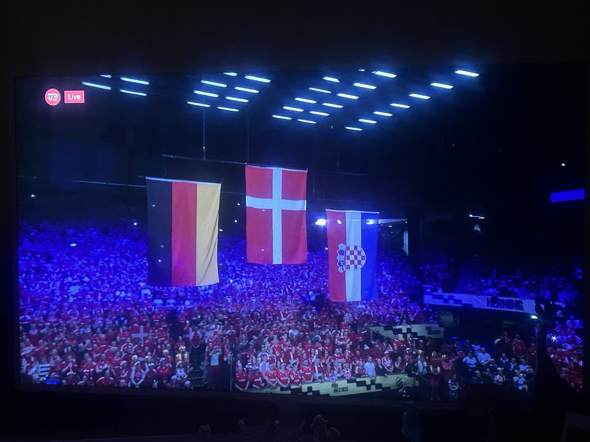 MissRoligan 🇩🇰 tweet media