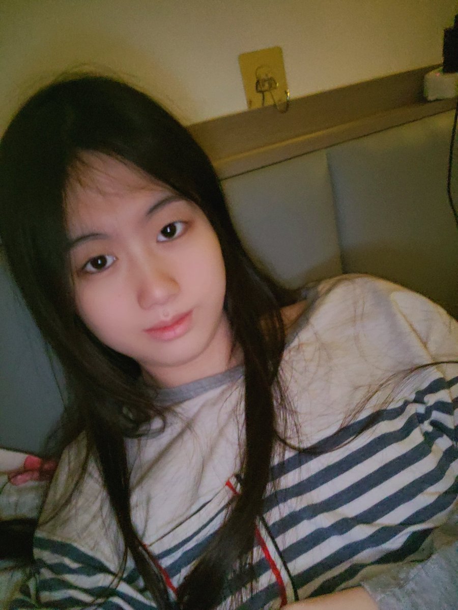 yuer_pp77's tweet photo. 鼻孔看你🐷👃🏻 https://t.co/HqZP4QBjxR