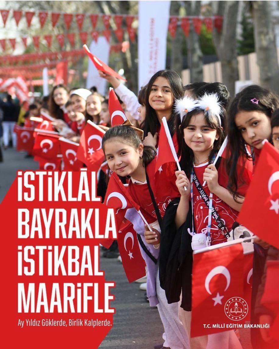 #BayraklaBaşlayanOkul