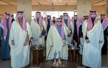 أمير منطقة الرياض يحضر ختام النسخة الثالثة من مهرجان خادم الحرمين الشريفين للهجن ويُتوّج الفائزين