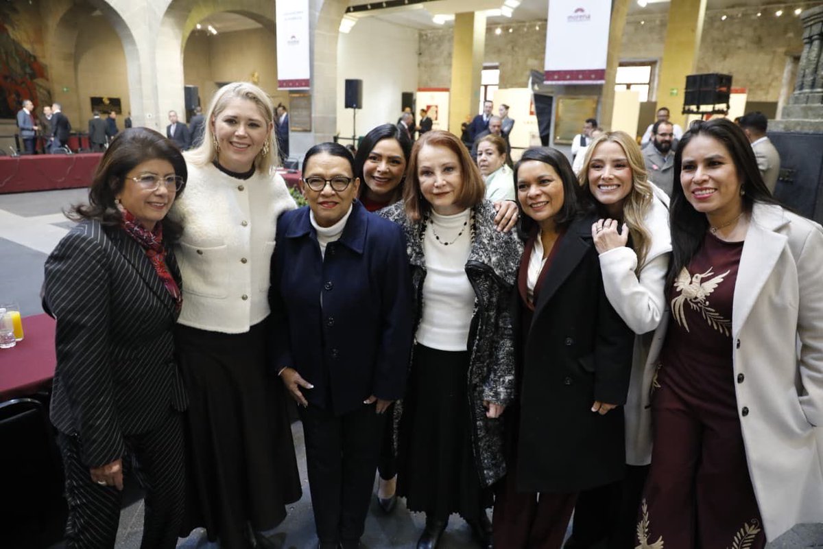 Recibimos con mucho cariño a la secretaria de Gobernación, <a href="/rosaicela_/">Rosa Icela Rodríguez Velázquez</a> , en nuestra 4ª Plenaria de Morena, refrendando por qué luchamos y para quién gobernamos.

Coincidimos en nuestro firme compromiso para seguir construyendo el segundo piso de la Cuarta Transformación, con el