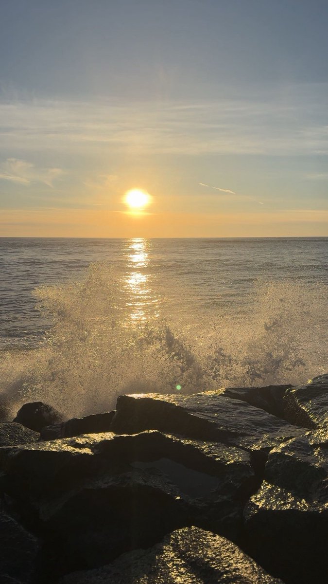 ATx503's tweet photo. January ⛰️🌊 https://t.co/ffz6erwhuj