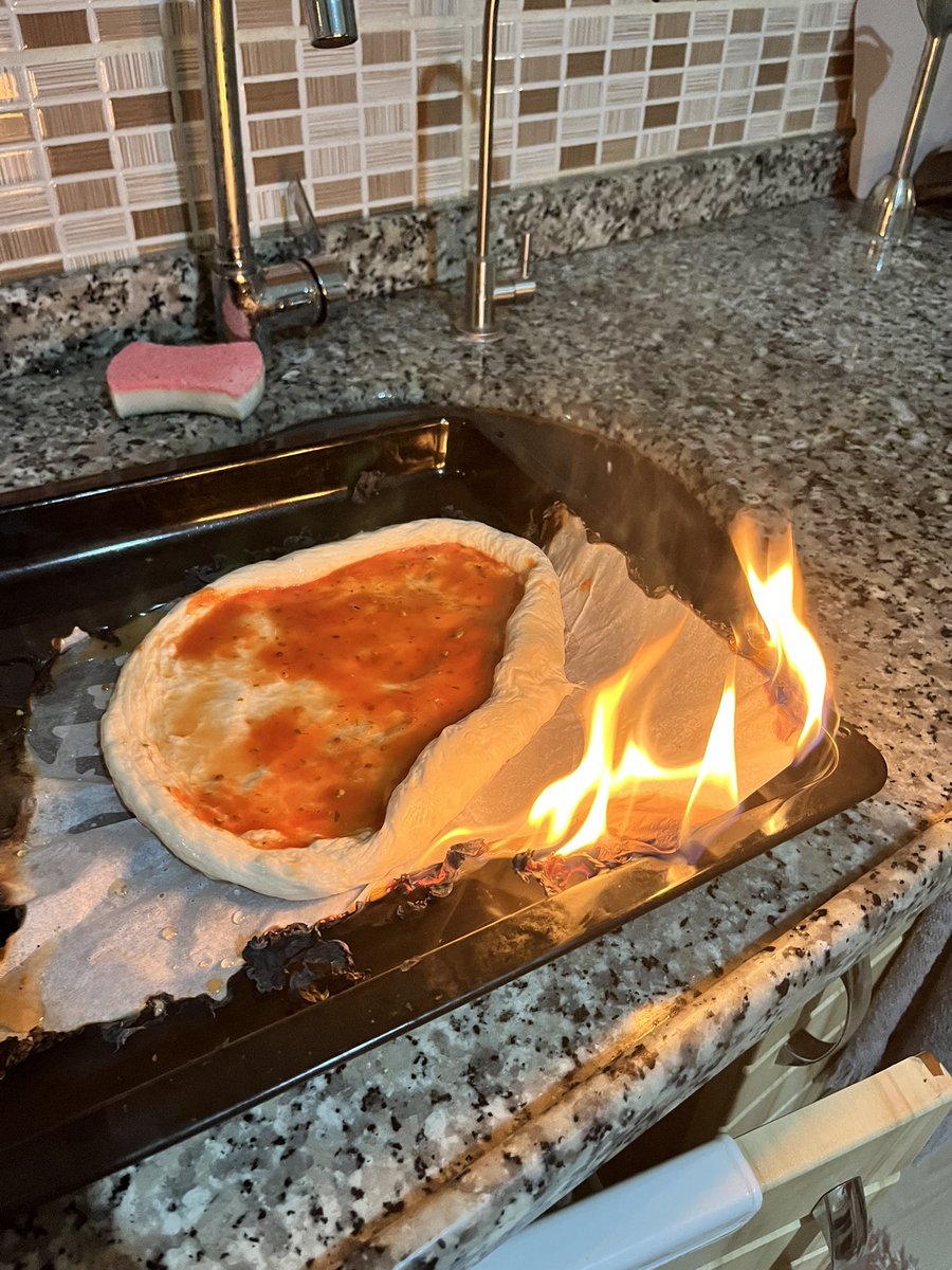 Sadece pizza yapacaktık imdat