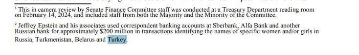 🇺🇸 ABD’li Demokrat Senatör Ron Wyden,
👉 6 ay önce ABD Adalet Bakanlığı’na çağrıda bulunarak,
💰 Jeffrey Epstein’ın Rus bankalarını kullanarak yürüttüğü mali işlemlerin izinin sürülmesini istemişti.
🇺🇸 Senatonun Finans Komitesi üyesi Wyden, yaptıkları araştırmada;
👉 Epstein’ın