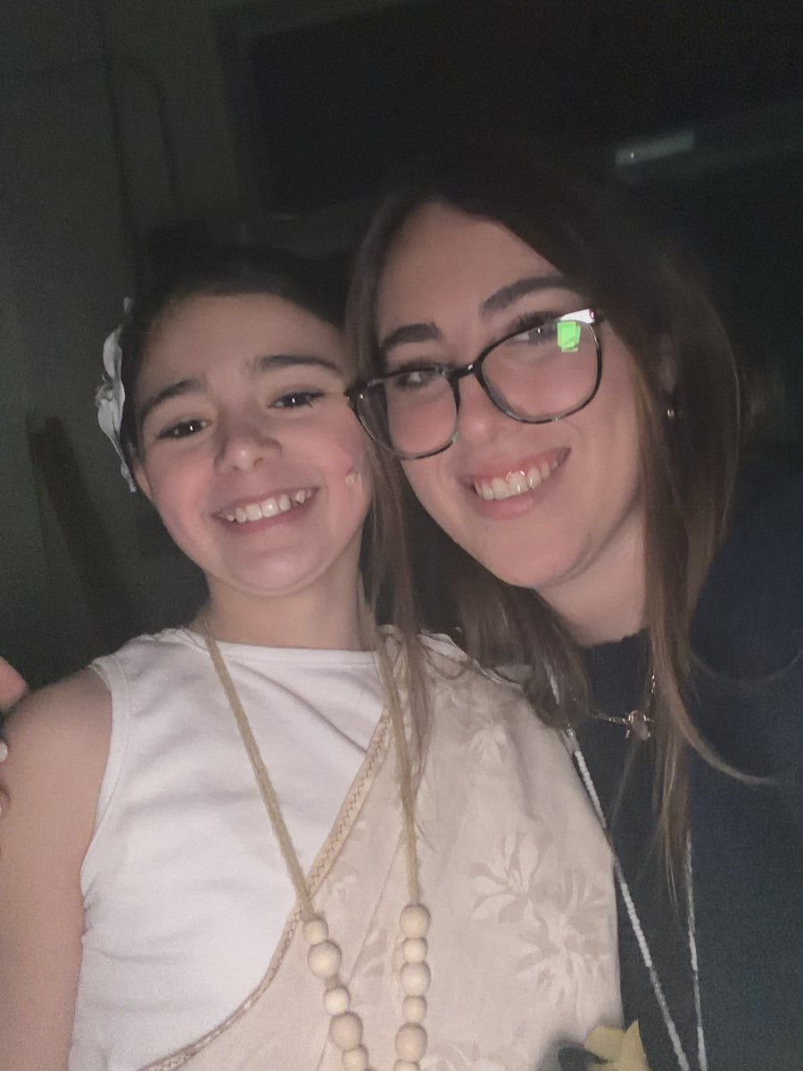 Emma Blennau tweet media