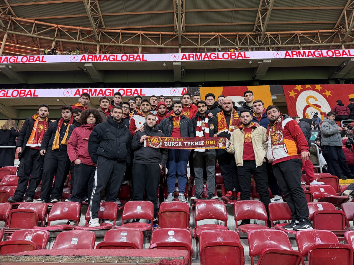 YAZ TAHTAYA BİR DAHA ! 

Galatasarayımızı kayserispor maçında yalnız bırakmadık.

#ultrAslanUNI
#ultrAslanUNIBursaTeknik