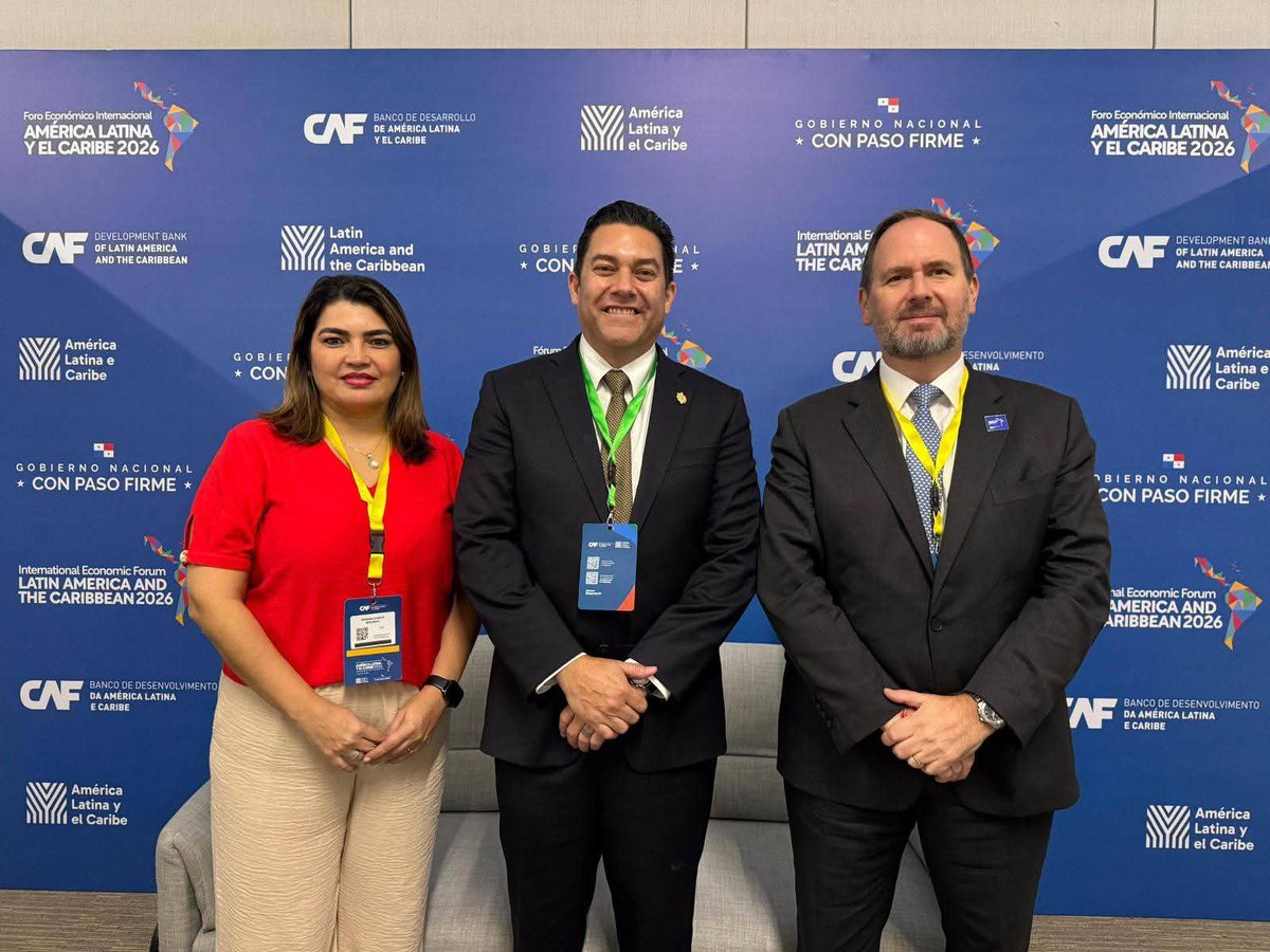 Ahora CAF, China y otras relaciones económicas  que les heredó Xiomara  Castro son buenas, antes eran comunistas. 🤡
El Alcalde impuesto establece alianza con CAF.