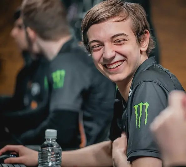 CapsDaily_'s tweet image. 