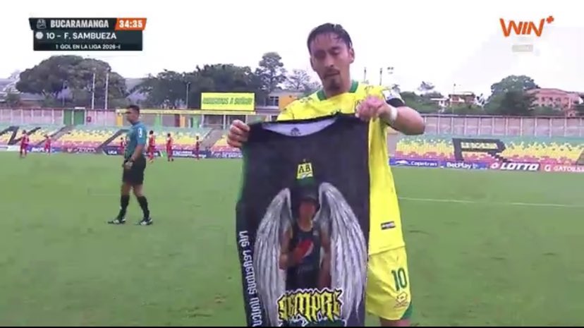 Me levanto y aplaudo el equipo humano que es hoy en día <a href="/ABucaramanga/">Atlético Bucaramanga</a>, se hicieron familia y no de palabra, de actos 👏🏼

Desde crear empresa en la ciudad, el apoyo a las fundaciones y los gestos que han tenido estos días ante la muerte de Camilo.