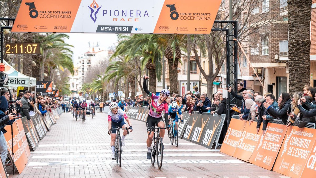 LaRuedaColombia's tweet photo. #PioneraRace🇪🇦🚴‍♀️
#CiclismoFemenino🇪🇦🚴‍♀️

Pionera Race-SCV 2026, Gandia/ Cocentaina (95.7 km)

🥇🇮🇹 Fidanza Arianna Laboral Kutxa - Fundación Euskadi 2:10:15

🥈🇨🇵 Asencio Laura Ma Petite Entreprise mt

🥉🇳🇴 Gissinger Oda Aune Hitec Products - Fluid Control mt https://t.co/emk7kFrD2o