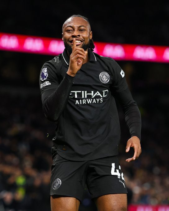 vasalink's tweet photo. We see Semenyo cooking in the #EPL week in, week out 🔥

What’s missing when he puts on the #BlackStars shirt  😳 system, confidence, or role? 🤔🇬🇭

#antoniosemenyo #epl #vasamedia https://t.co/dPtz6WDSzw