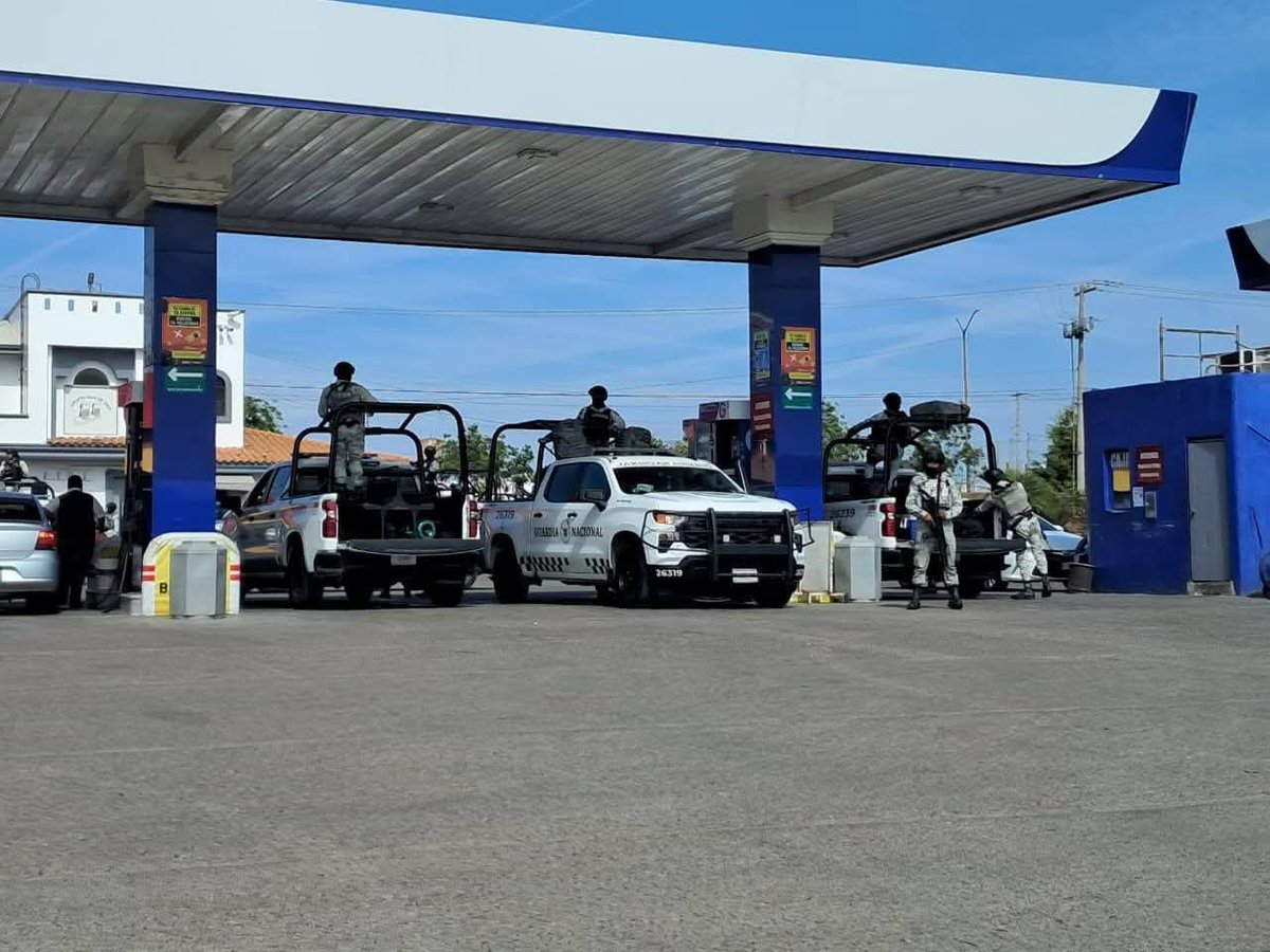 🚨Convoy de más de 20 camionetas de la Guardia Nacional y ...