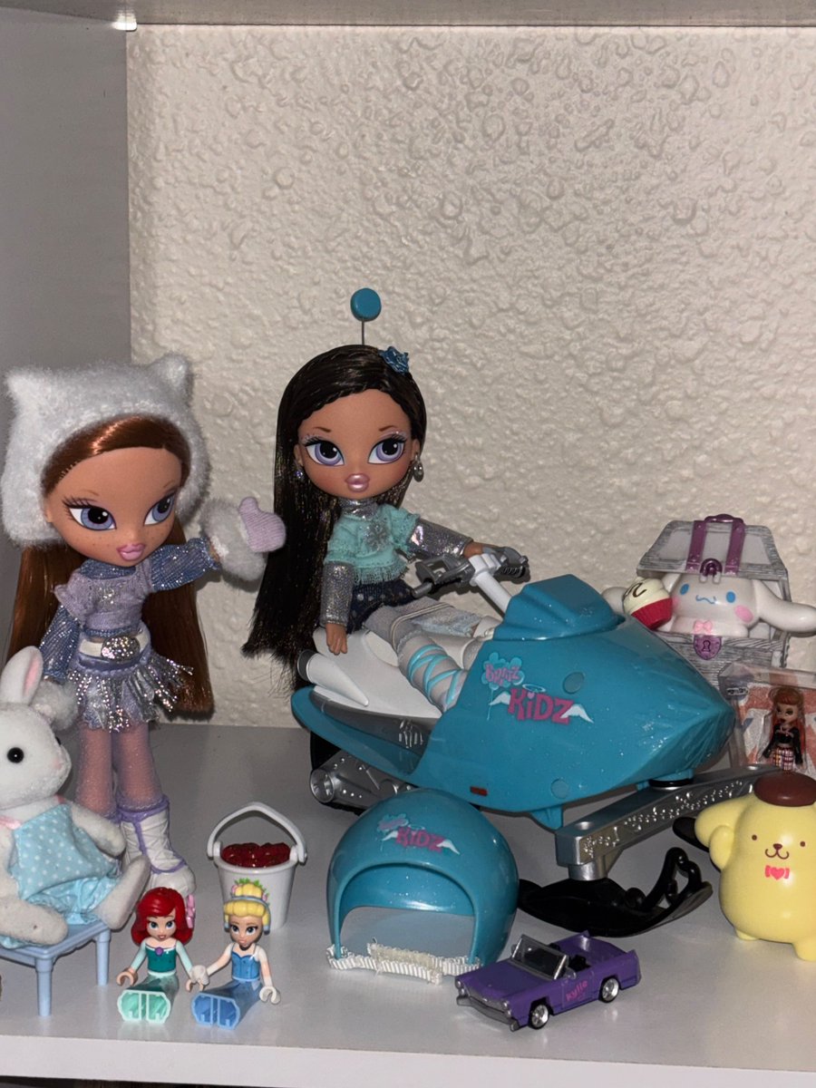 Current Bratz kidz display, jade and cloe on the way