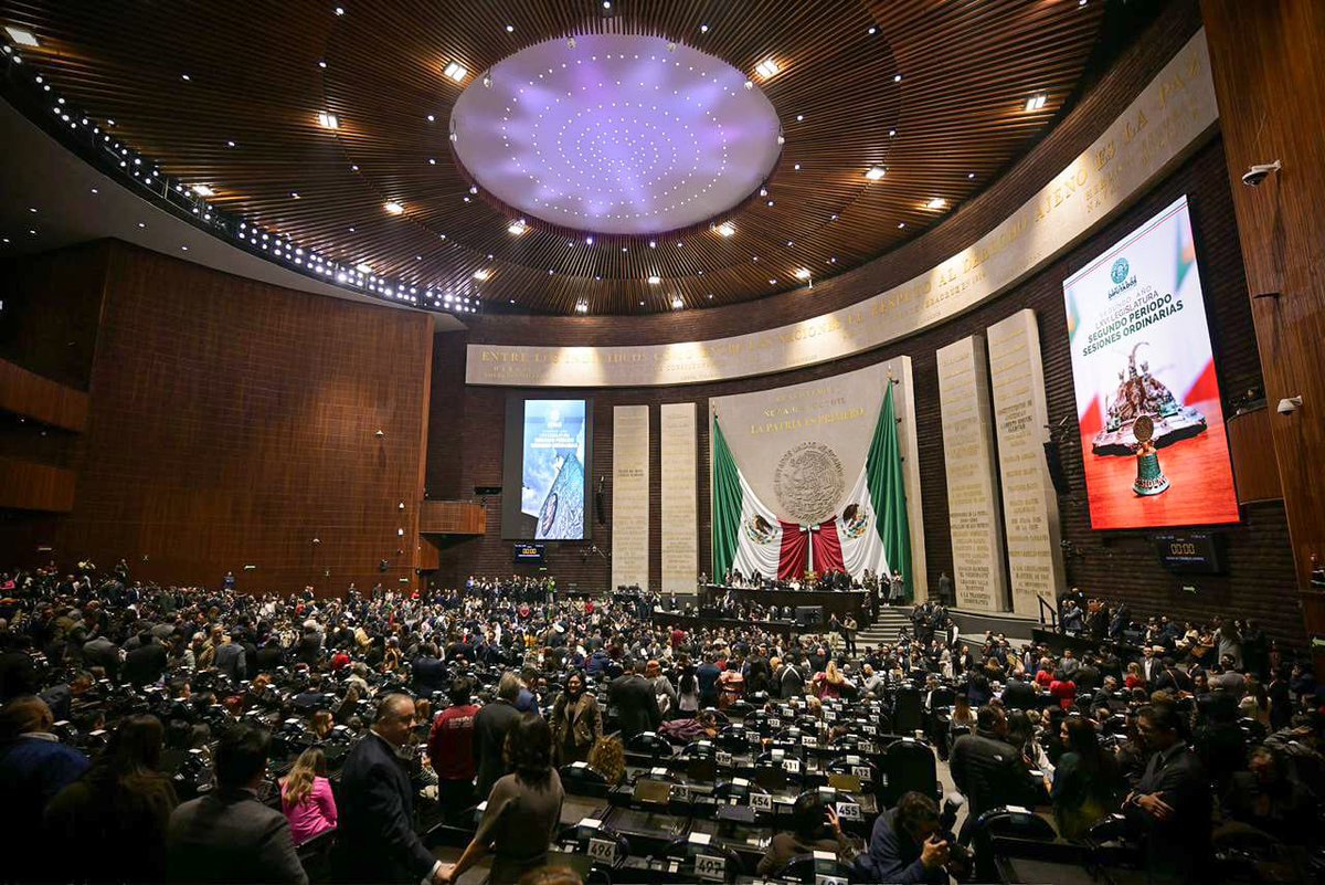 GinoSeguraV's tweet image. Inicia el Segundo Periodo de Sesiones del segundo año legislativo. Mientras algunos quieren volver al pasado, desde el Senado lo tenemos claro: la Transformación no se negocia. 

Defenderemos cada avance y no daremos ni un paso atrás.