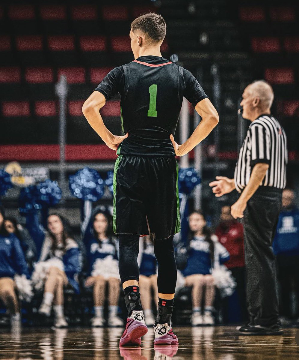 26’ 6’0 G Dominic Gonzalez is a legit Top 5 PG in the area(WNY). <a href="/dom_gonzalez31/">DomGonzalez31</a> 

Elite floor vision, sharp decision-making, defends every scenario &amp; makes timely shots open or contested. That floater is tough 🔥
<a href="/JHSBasketball1/">Jamestown Basketball (NY)</a> guard who plays the game the right way. Coaches,