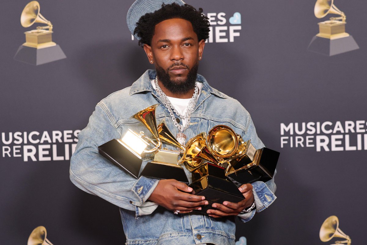 Kurrco's tweet photo. Rappers with the most #GRAMMYs ahead of tonight’s show:

▫️ Jay-Z (25 wins, 89 nominations)
▫️ Ye (24 wins, 76 nominations)
▫️ Kendrick Lamar (22 wins, 57 nominations)
▫️ Eminem (15 wins, 47 nominations) https://t.co/zrBk1AGo7i