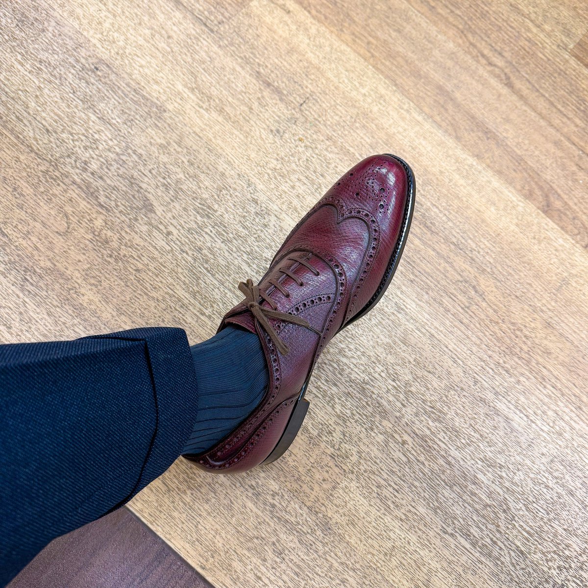 sthkzn's tweet photo. JOEWORKS
先週から早出続き。やることが捗って良いですが。
#joeworks #ジョーワークス #sotd #shoesoftheday #今日の足元 https://t.co/6iZ5Dtxxvu